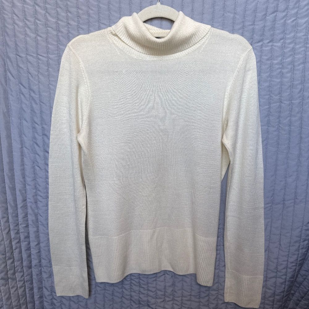 Relativity large cream sweater